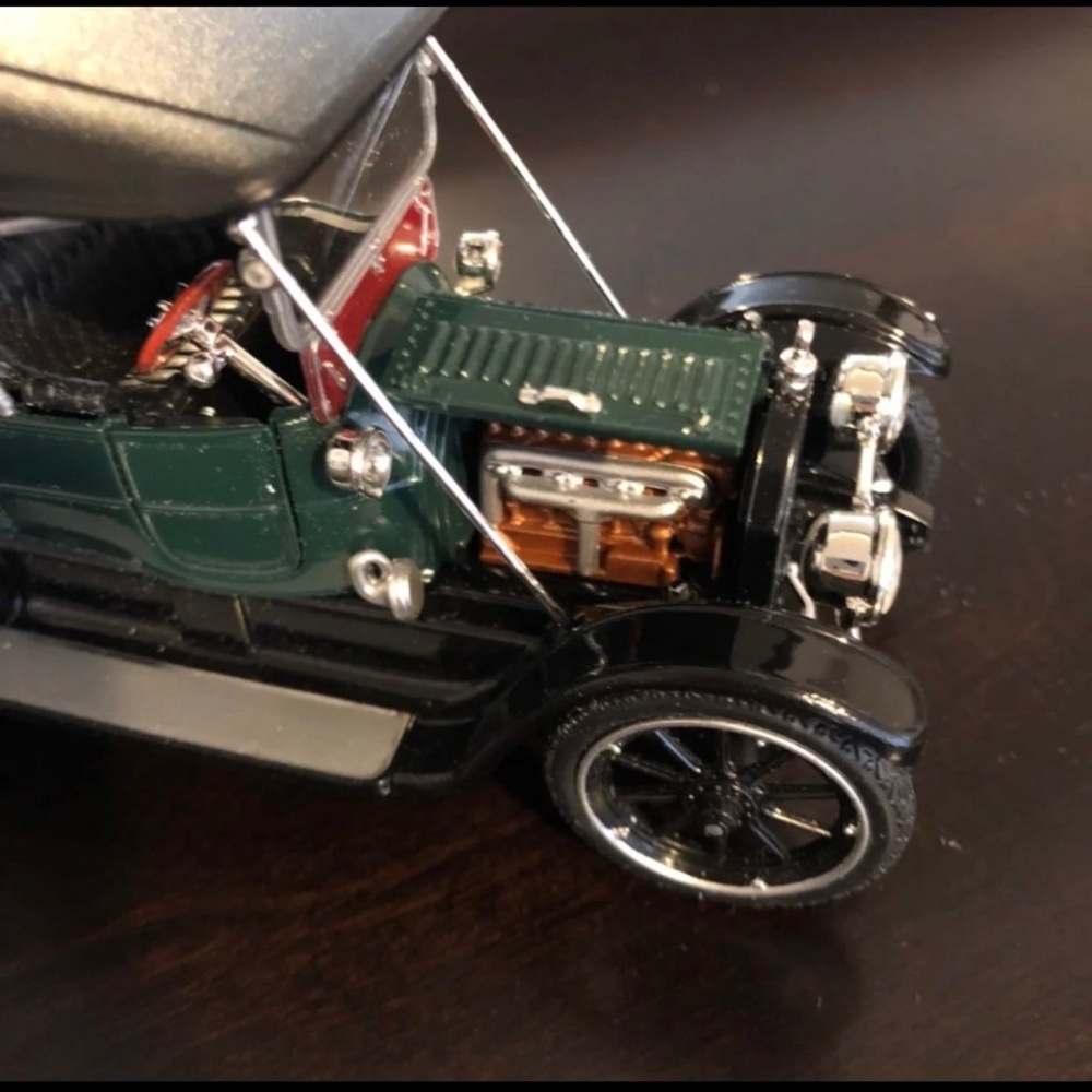 1913 Cadillac Touring Model Diecast Car | National Motor Museum Mint Collectible - Picture 5 of 6